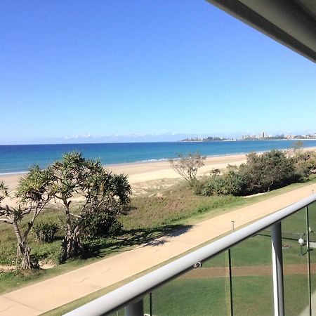 גולד קוסט Pacific Surf Absolute Beachfront Apartments מראה חיצוני תמונה