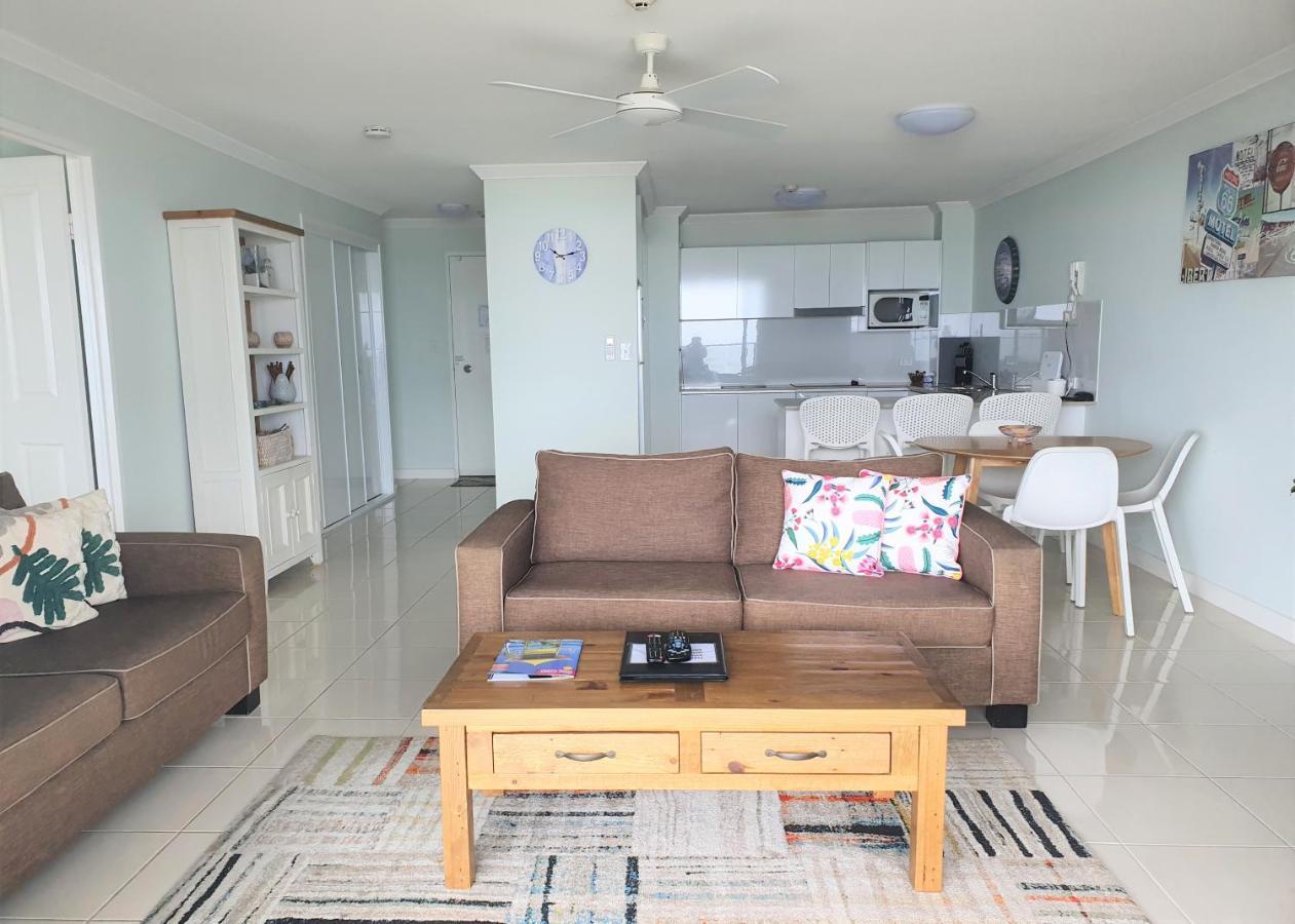גולד קוסט Pacific Surf Absolute Beachfront Apartments מראה חיצוני תמונה