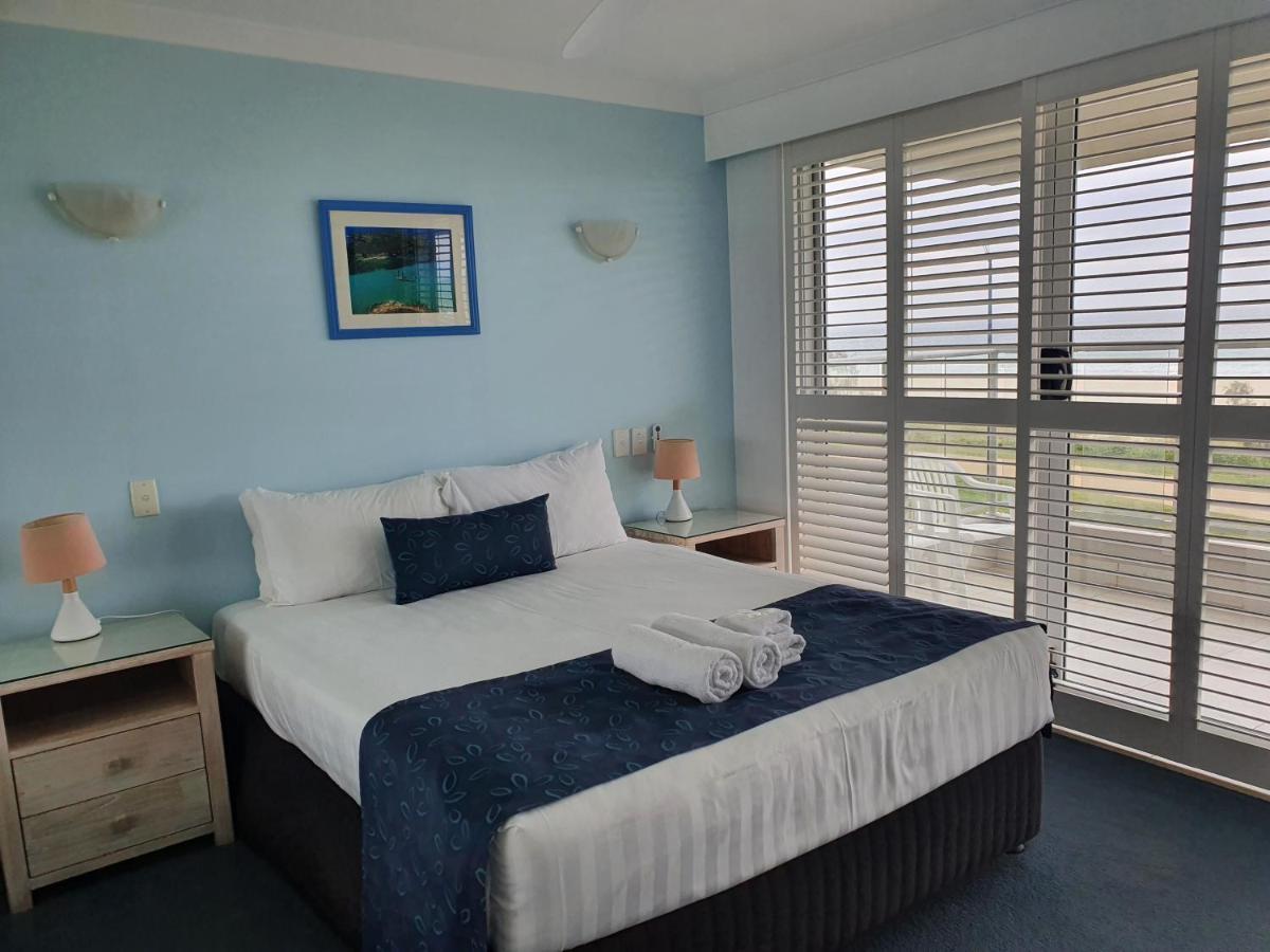 גולד קוסט Pacific Surf Absolute Beachfront Apartments מראה חיצוני תמונה