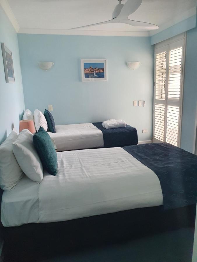 גולד קוסט Pacific Surf Absolute Beachfront Apartments מראה חיצוני תמונה