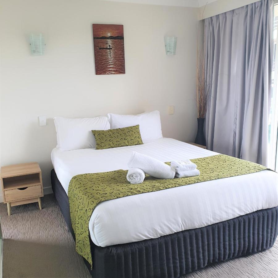 גולד קוסט Pacific Surf Absolute Beachfront Apartments מראה חיצוני תמונה