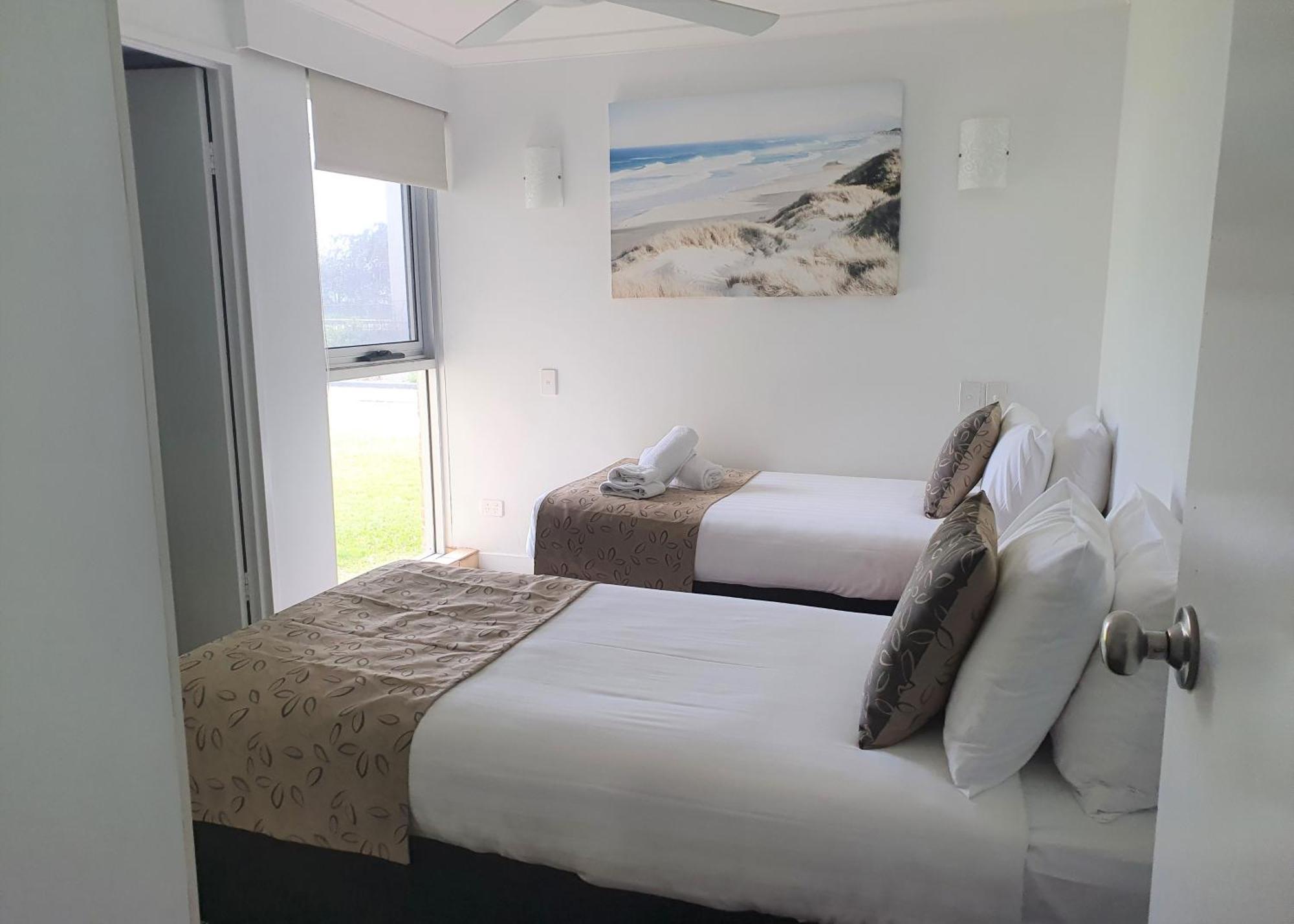 גולד קוסט Pacific Surf Absolute Beachfront Apartments מראה חיצוני תמונה