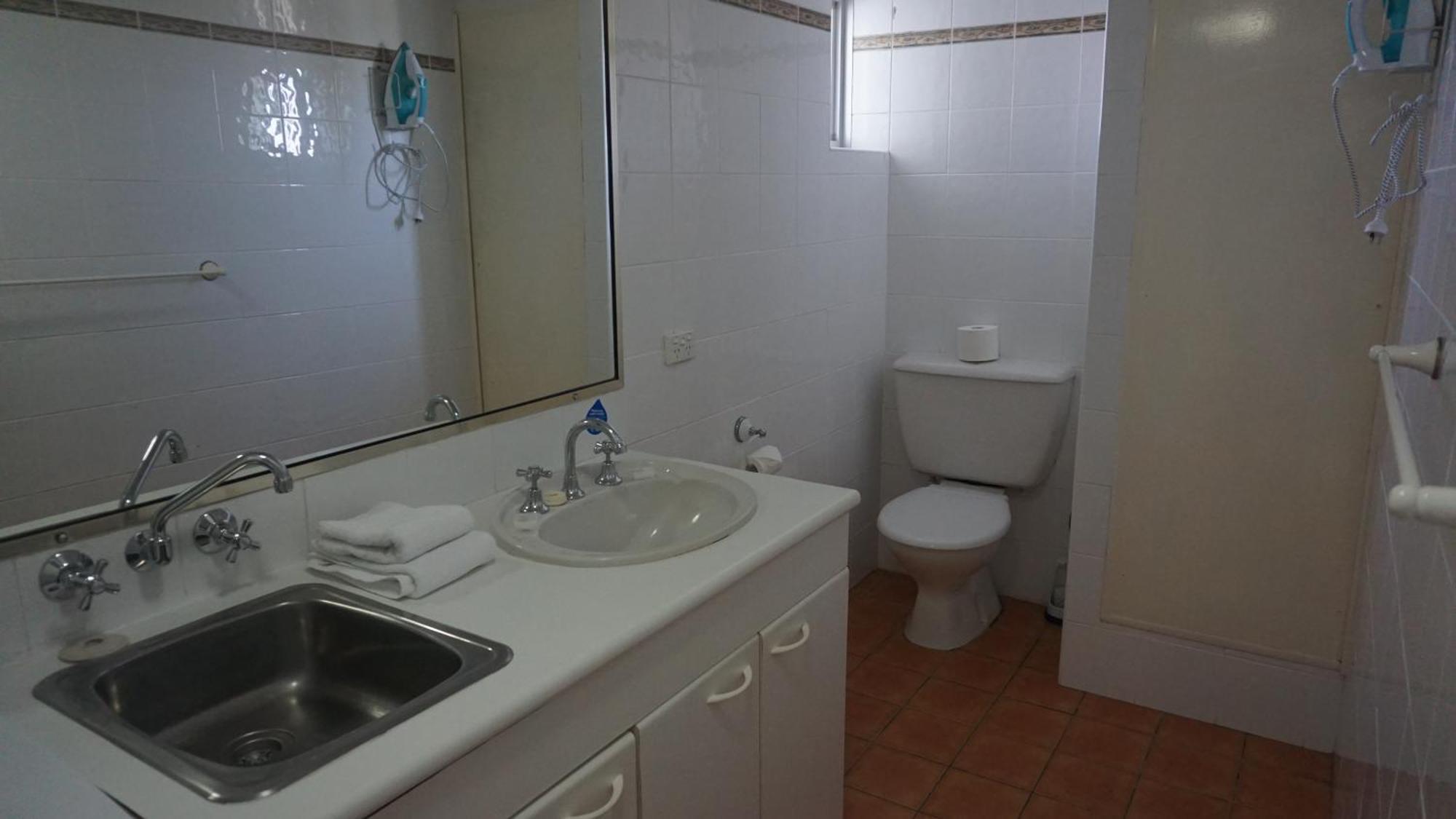 גולד קוסט Pacific Surf Absolute Beachfront Apartments מראה חיצוני תמונה