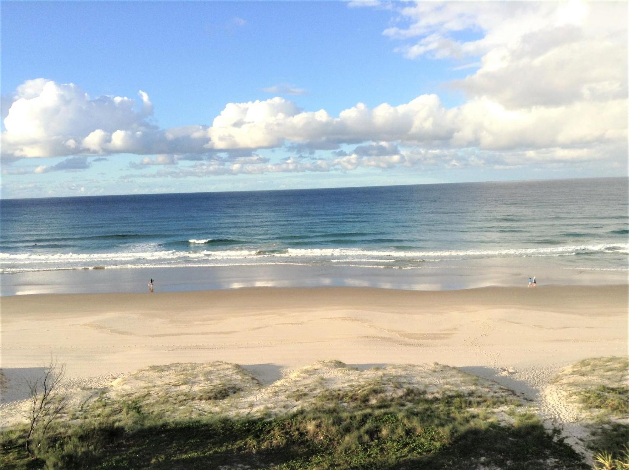 גולד קוסט Pacific Surf Absolute Beachfront Apartments מראה חיצוני תמונה