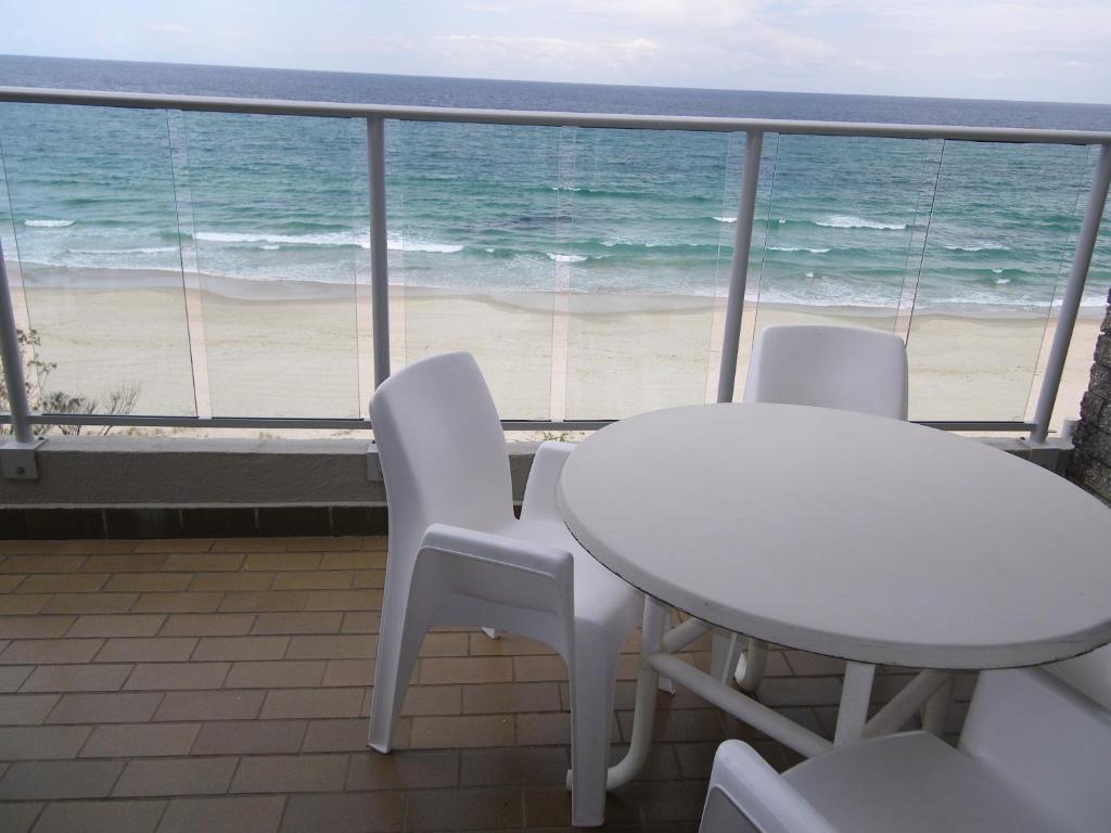גולד קוסט Pacific Surf Absolute Beachfront Apartments מראה חיצוני תמונה