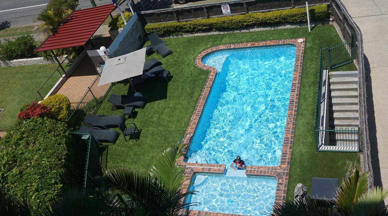 גולד קוסט Pacific Surf Absolute Beachfront Apartments מראה חיצוני תמונה