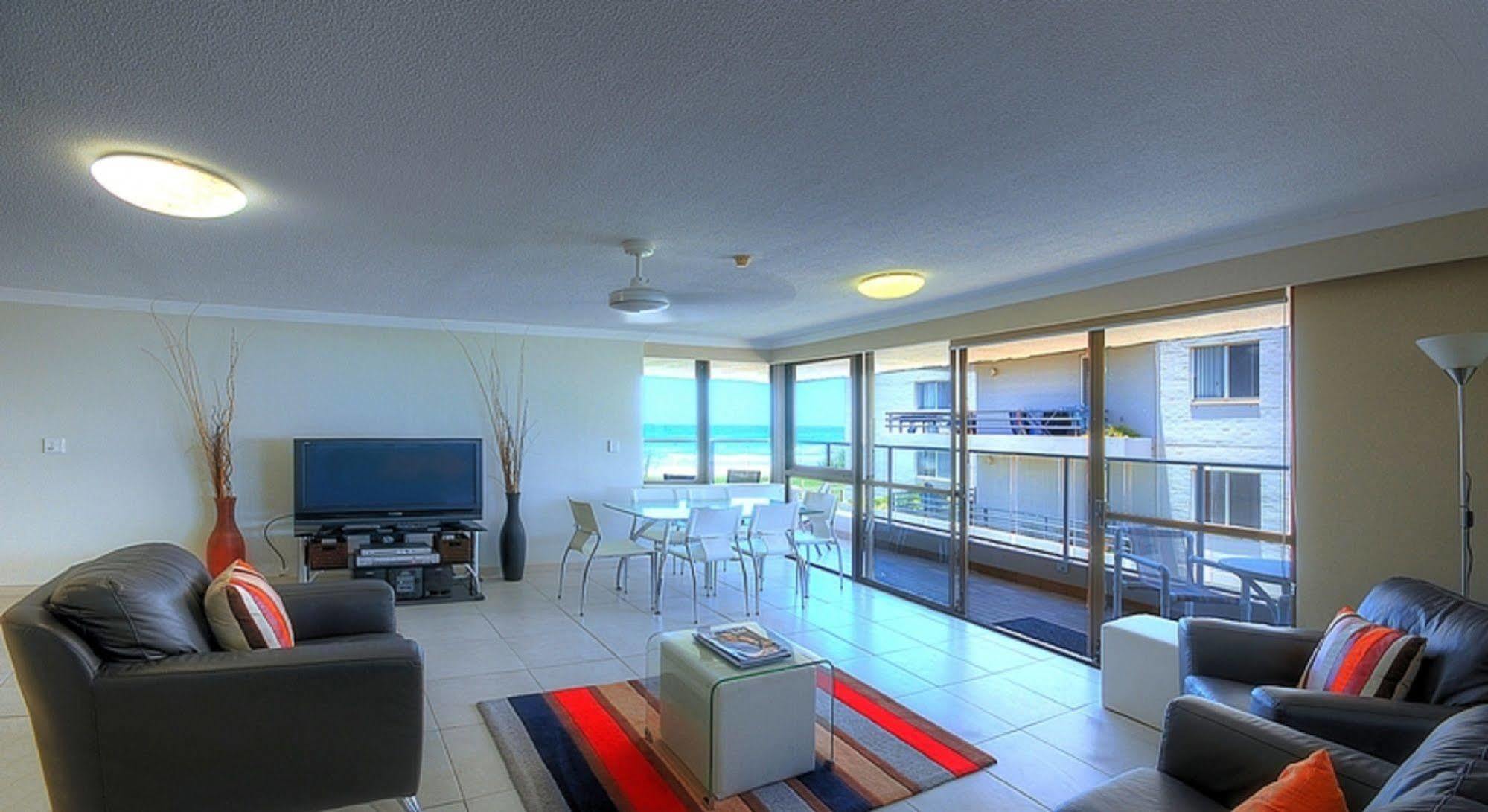 גולד קוסט Pacific Surf Absolute Beachfront Apartments מראה חיצוני תמונה