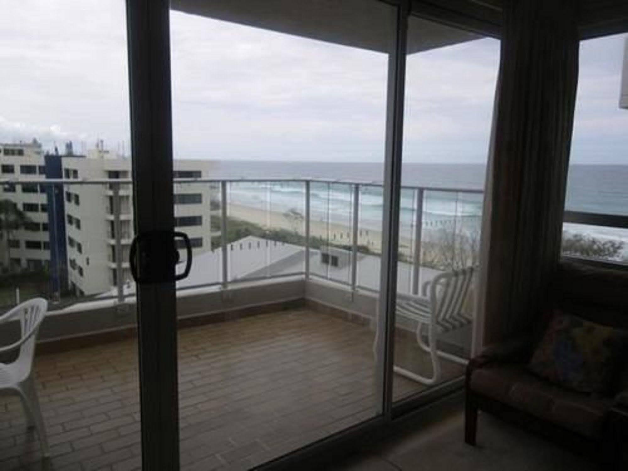 גולד קוסט Pacific Surf Absolute Beachfront Apartments מראה חיצוני תמונה