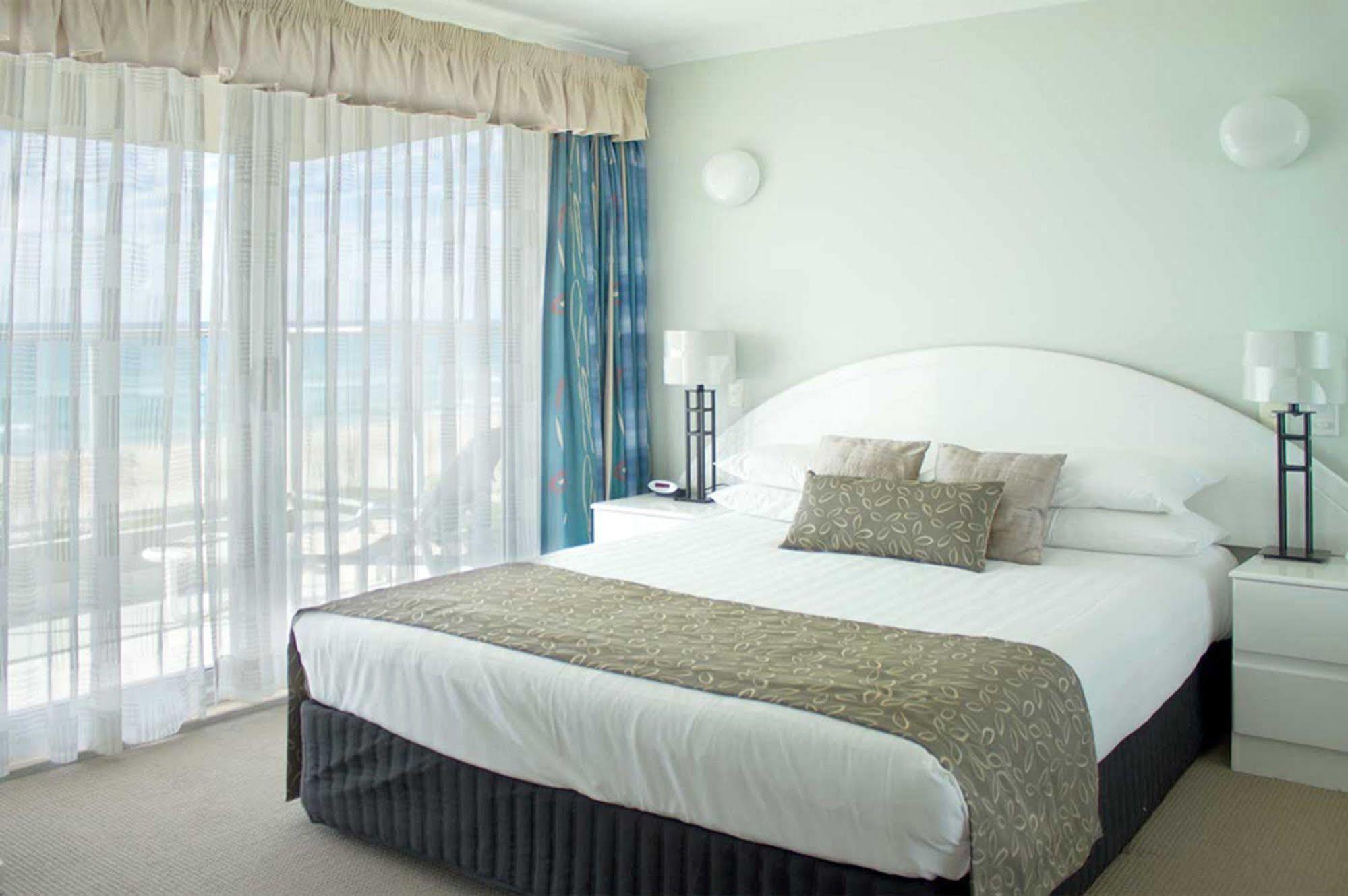 גולד קוסט Pacific Surf Absolute Beachfront Apartments מראה חיצוני תמונה