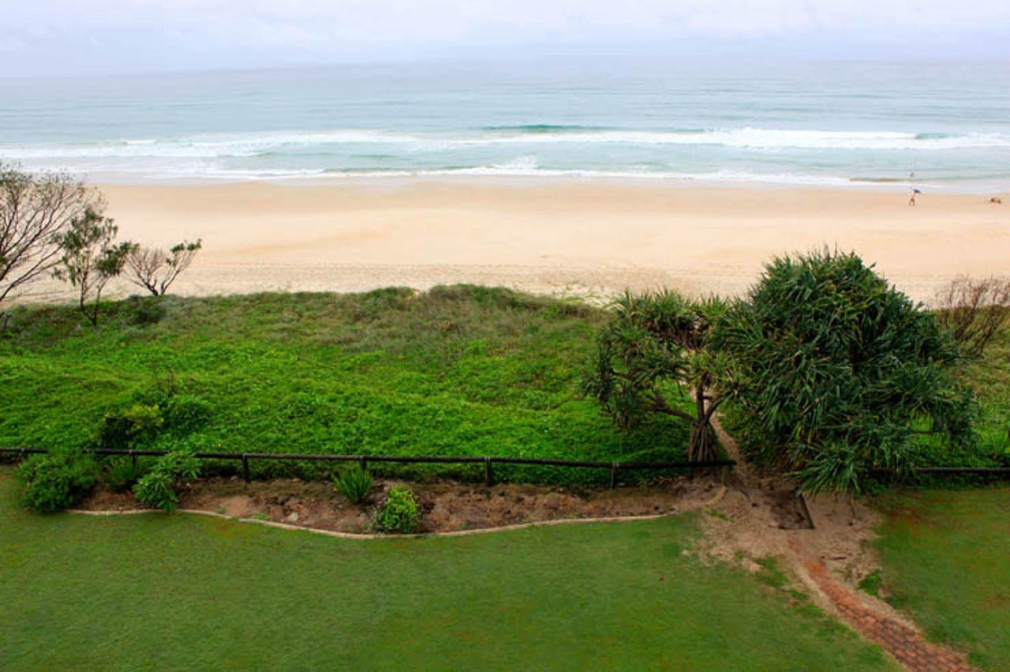 גולד קוסט Pacific Surf Absolute Beachfront Apartments מראה חיצוני תמונה
